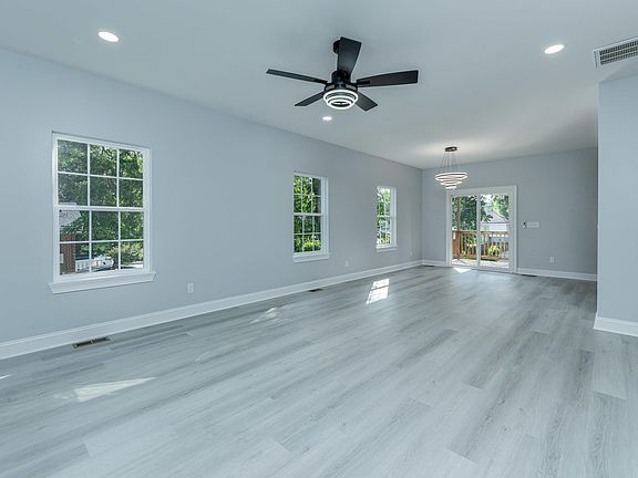 2nd image of 3205 Beaumont Ave