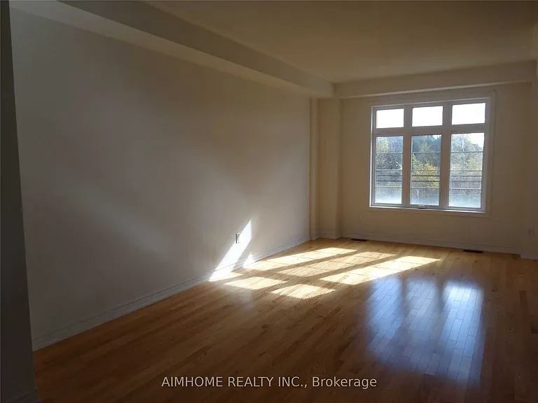 290 King Rd — Photo 10