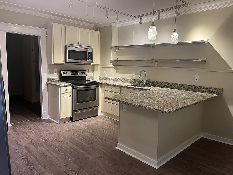 63 Garfield Ave #2