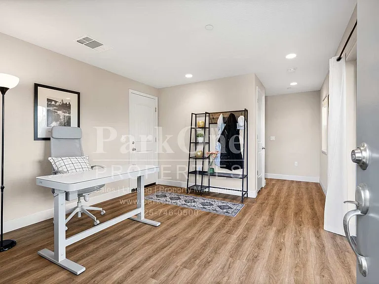 101 Laurel Knoll Dr — Photo 12