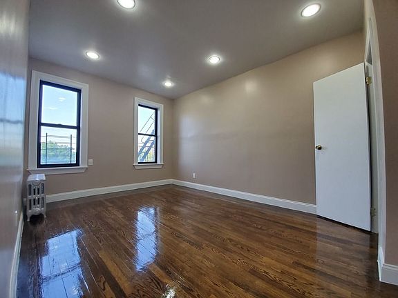 5th image of 1105 Morrison Ave APT 3B