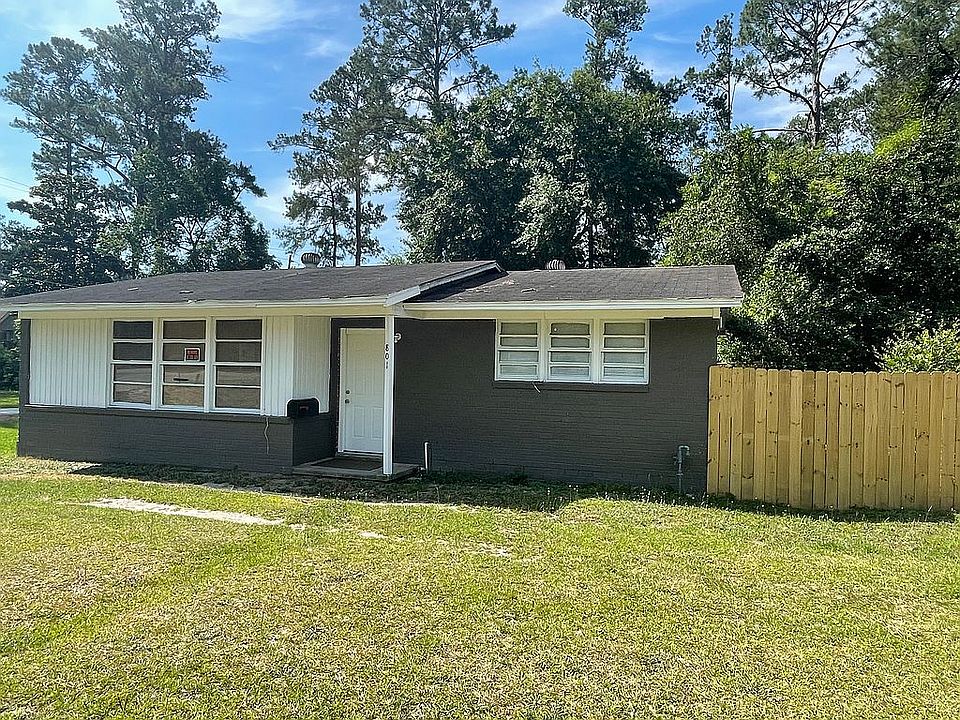 2nd image of 801 Baytree Dr