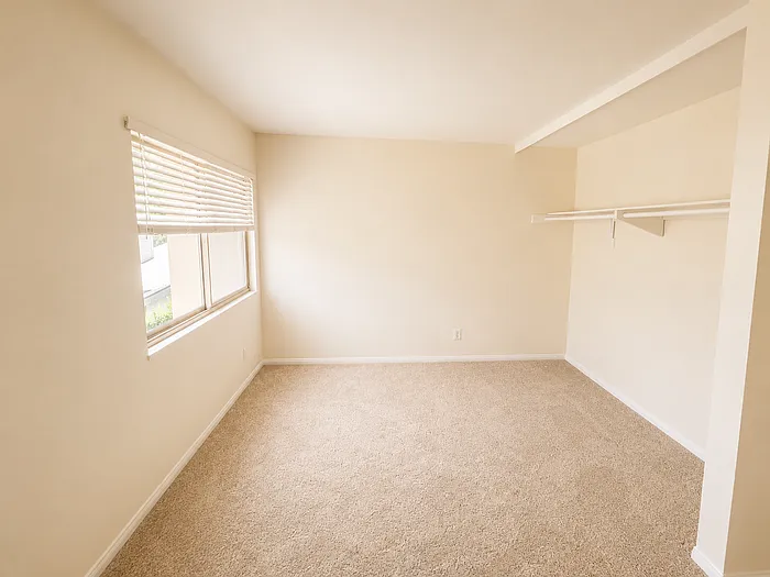 4759 Lamont St — Photo 12