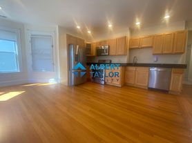 48 Ashford St
