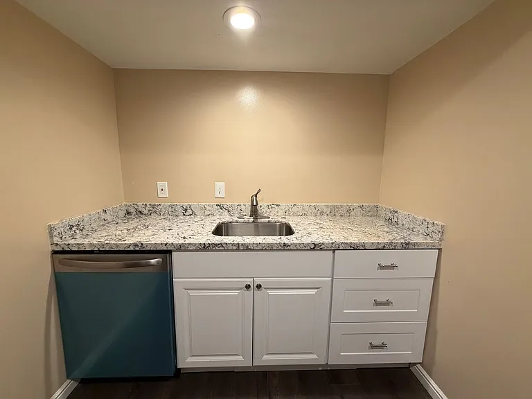 2080 E Debeers Dr — Photo 5