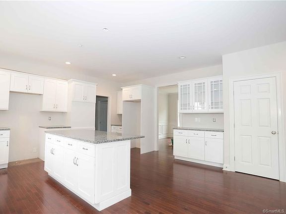 4th image of 29 W Hills Dr