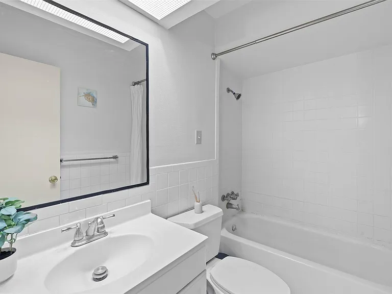 2601 Bellefontaine St #C116 — Photo 20
