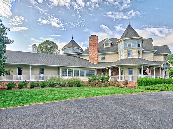 3rd image of 485 Emerald Blvd