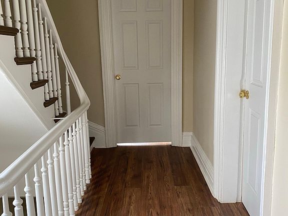 5th image of 563 Argyle Ave Floor 2