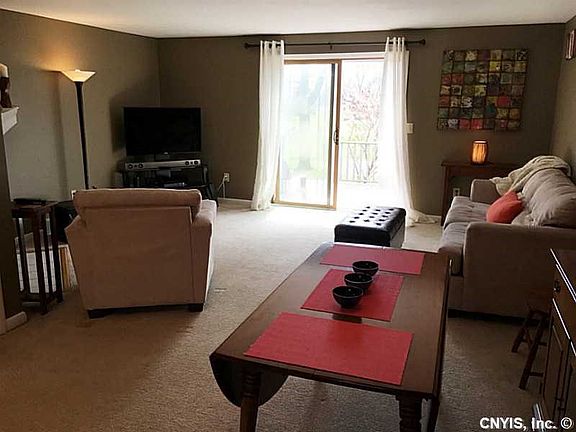 4th image of 136 Iron Oak Cir