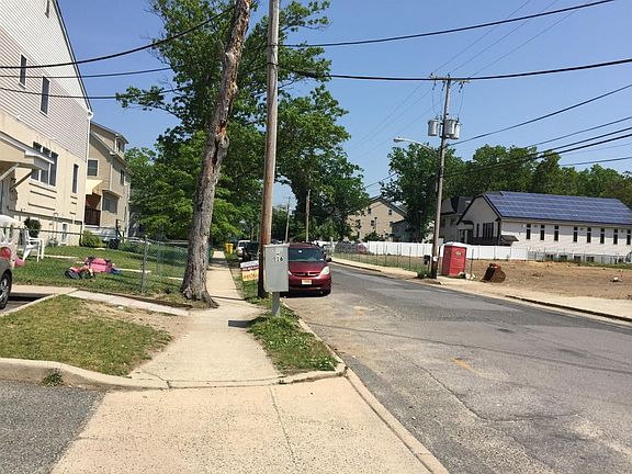 4th image of 916 E End Ave