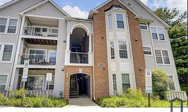 4406 Silverbrook Ln #J201 — Photo 2