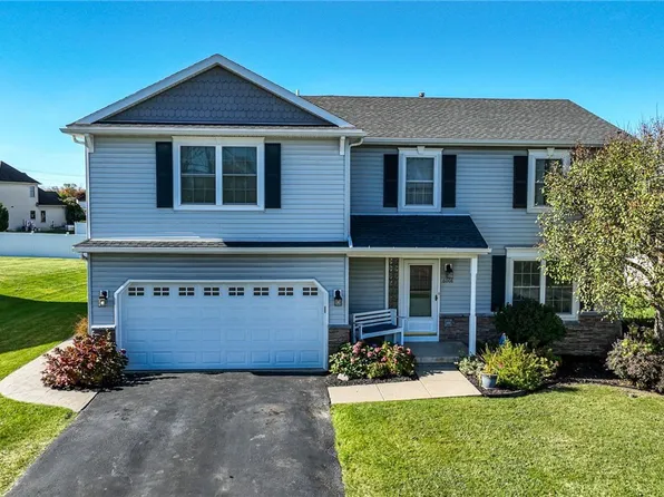 6008 Shoreham Dr, Lake View, NY 14085