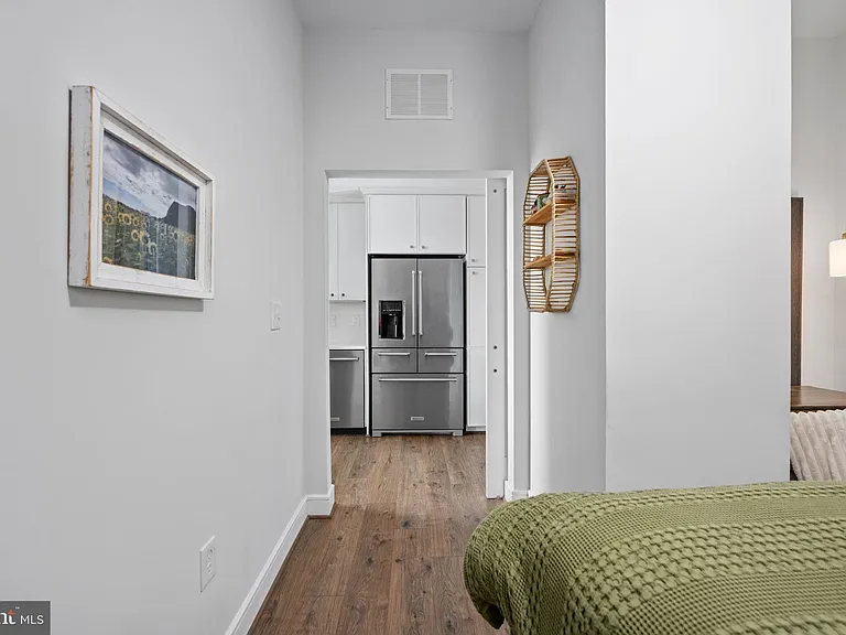 625 Slaters Ln #404 — Photo 40