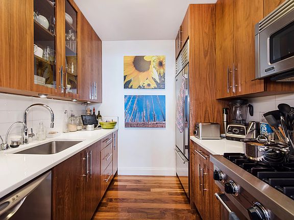 4th image of 88 Greenwich St APT 3504