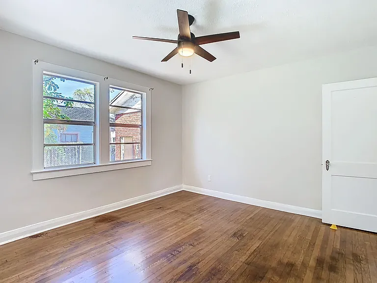 401 E Lambright St — Photo 22