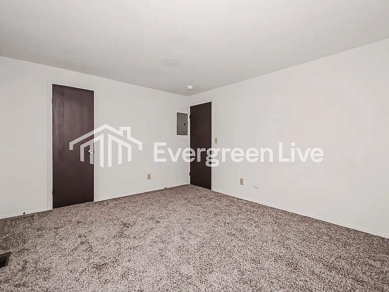 8095 Mount Aetna St — Photo 10