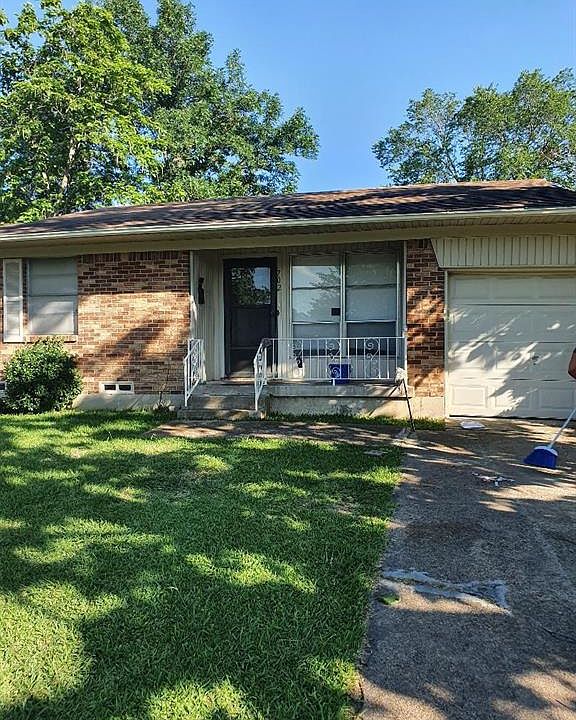 1st image of 702 Calvin Dr