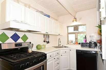 3rd image of 1862 Sherman Ave APT 5NE