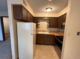1415 N Main St #2, Hutchinson, KS 67501