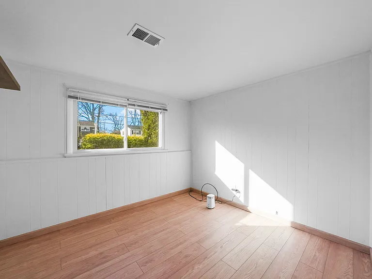 895 Patton St — Photo 41