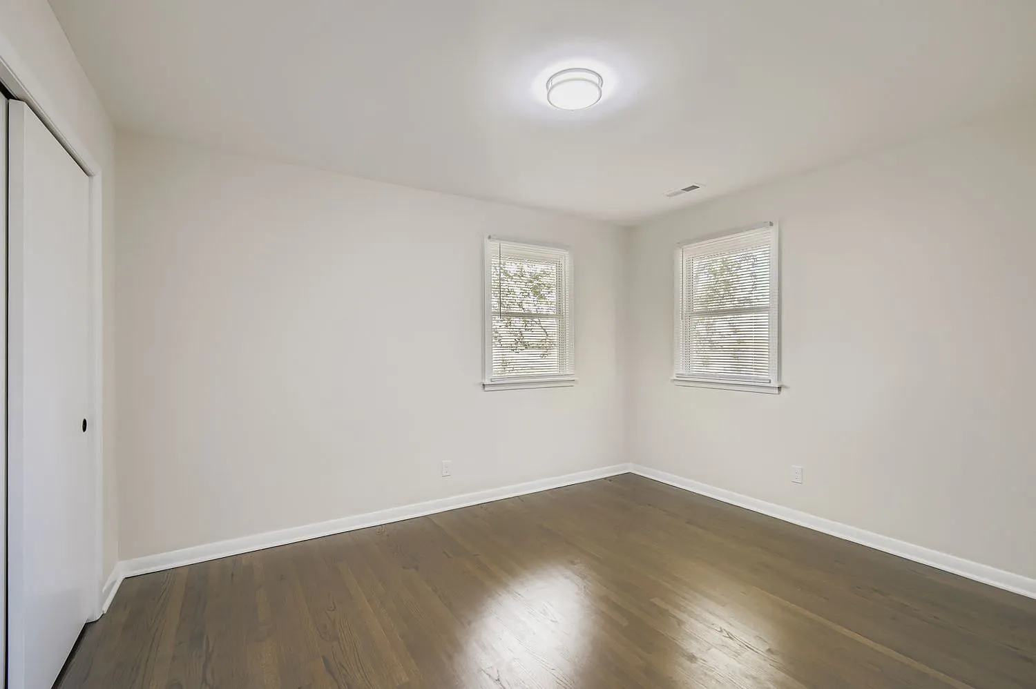 2 bed, 780 sqft, $1,800 — Photo 1