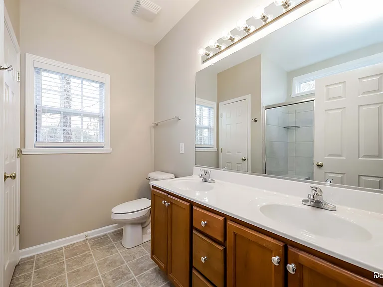 1938 Longburn Dr — Photo 13