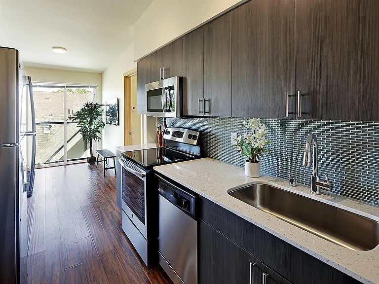 Glendale Apartments — Photo 6