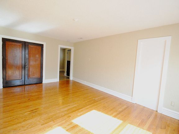 5th image of 7403 Pershing Ave #2W