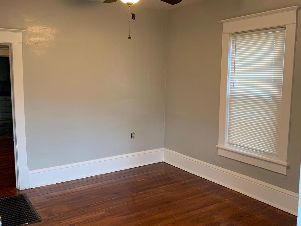 1st image of 605 6th St SE #605