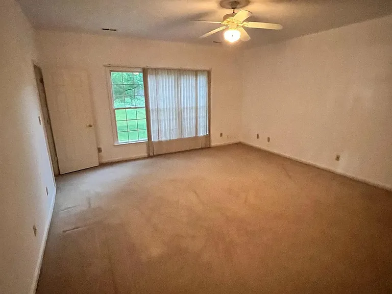 11002 Jaguar Ct — Photo 5