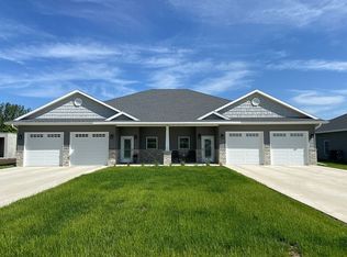 2086 Three Elms Park Rd #7, Independence, IA 50644