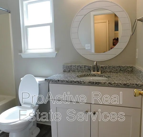 1433 Drumheller Dr — Photo 4