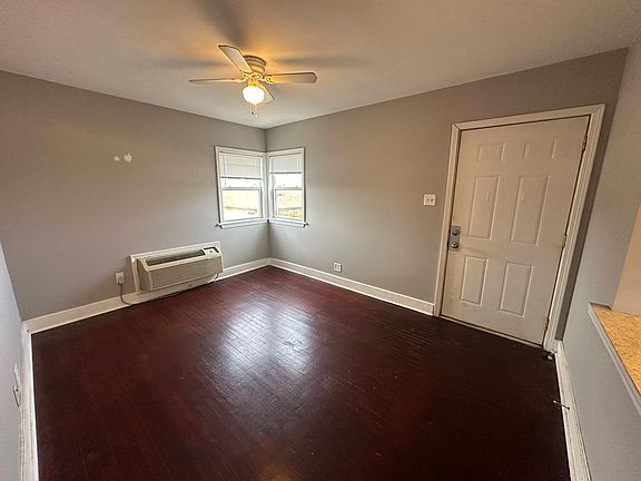 3rd image of 531 N Kelly St APT 1