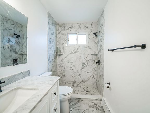 5th image of 42 Vermont Dr