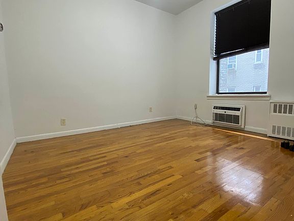 3rd image of 35 W 64th St APT 5F