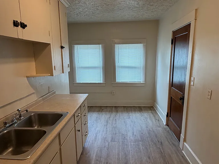 155-157 E Judson Ave — Photo 3