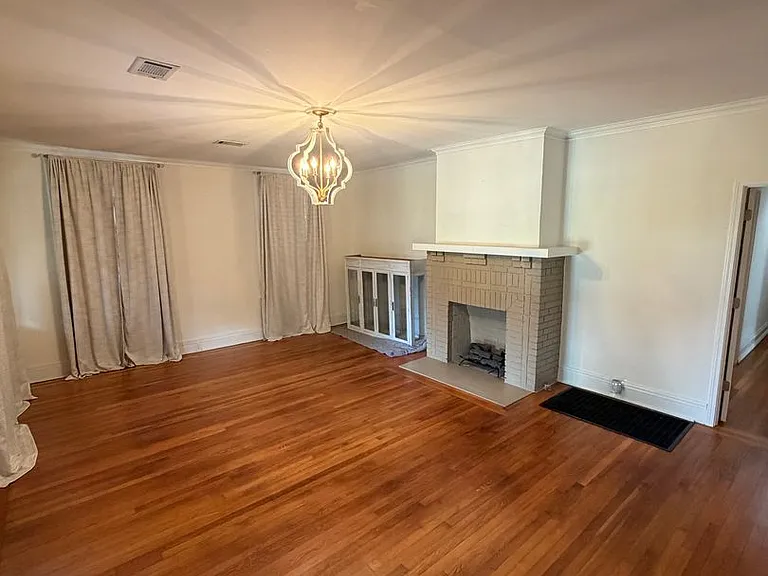 300 Murphree St — Photo 6