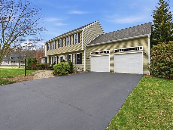 2nd image of 22 Hilltop Farm Rd