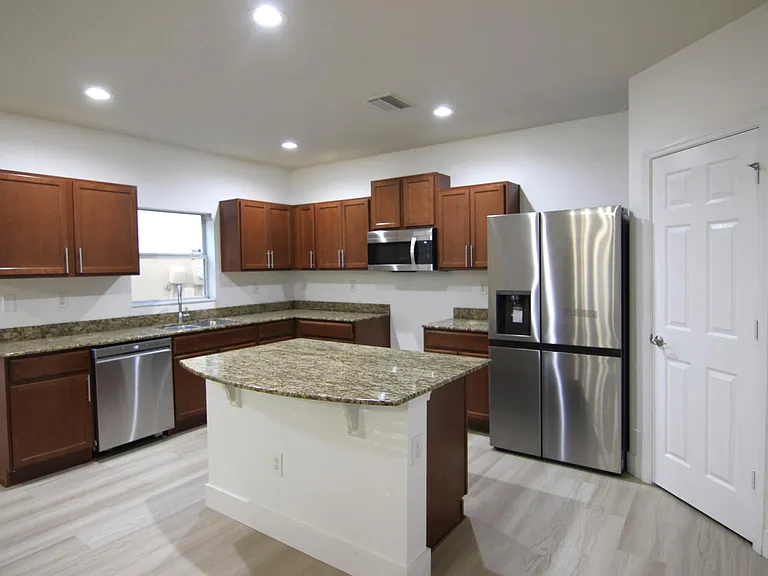 4635 Chatterton Way — Photo 10
