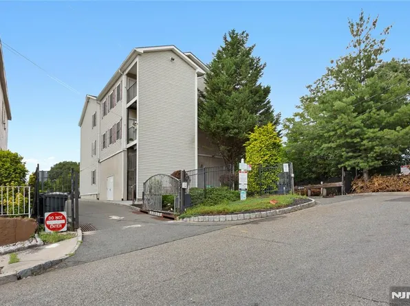 310 Sherman St #1, Passaic, NJ 07055