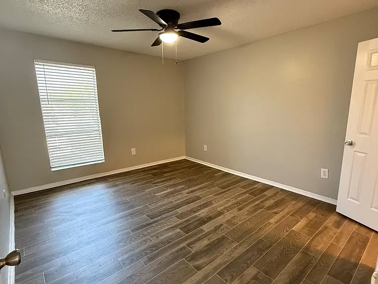 Maxton West Apartment Homes — Photo 109