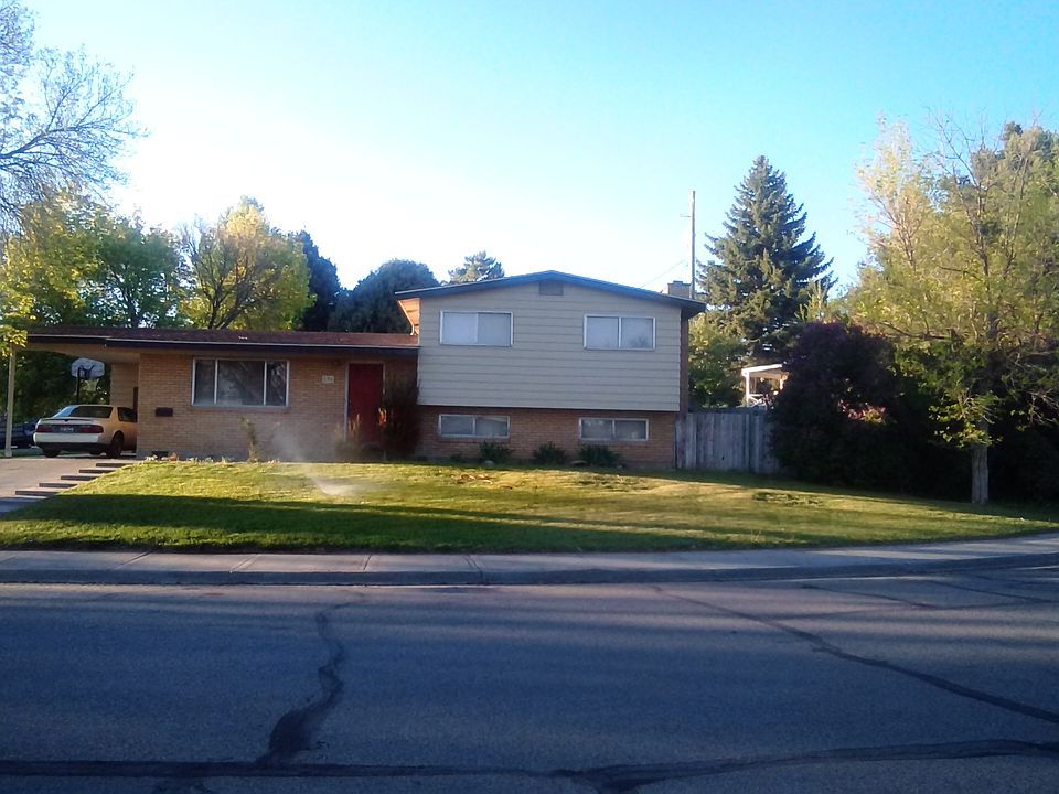 1st image of 690 Crestview Ave