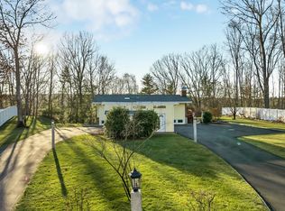 494 Woodlawn Ridge Rd, Pembroke, NH 03275