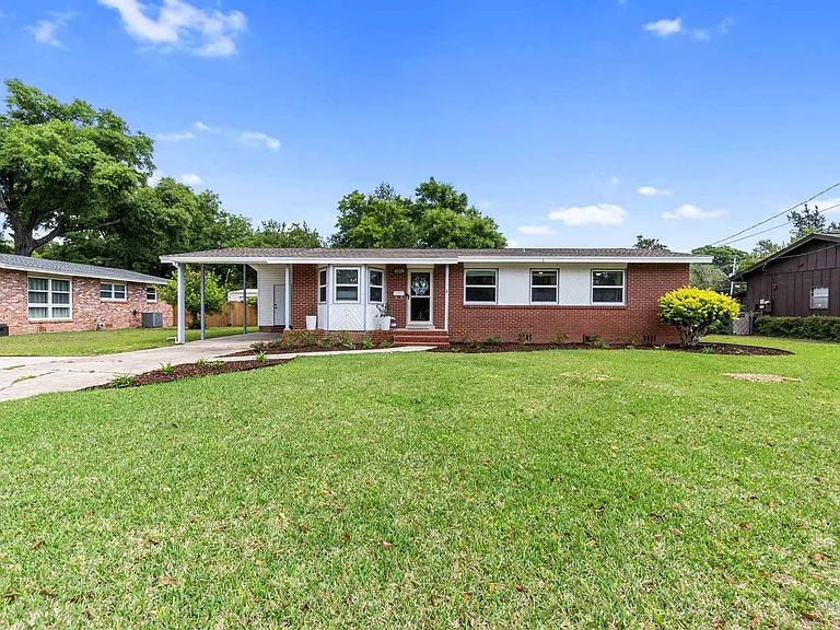 3680 Whispering Pines Dr — Photo 2