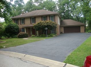 583 Pinebrook Ct, Chesterfield, MO 63017