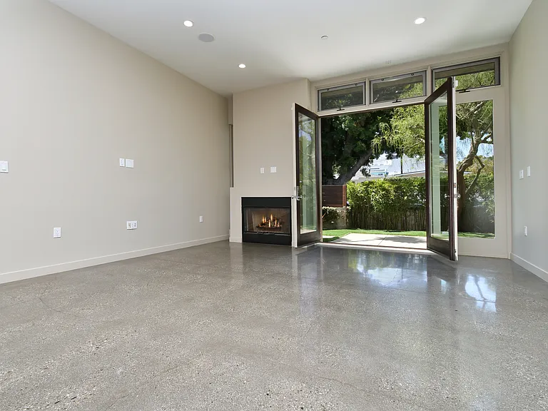 744 Marine St — Photo 16