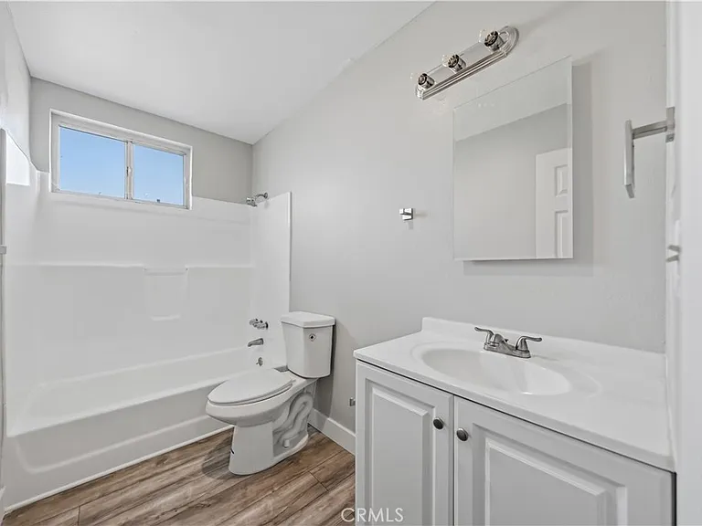 1308 E Oaks St #D — Photo 14