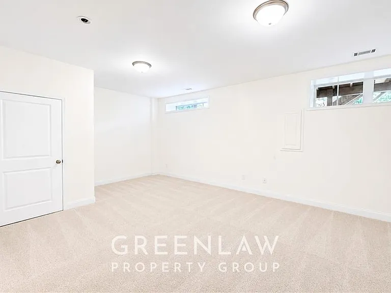7403 Lowery Oak Dr — Photo 18