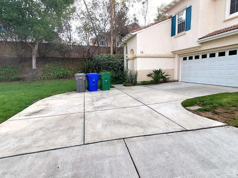 144 Adelia Way — Photo 2